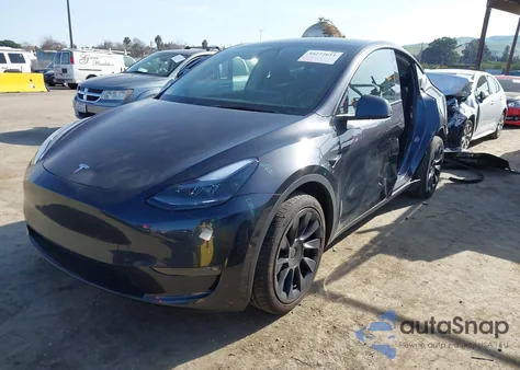 2024 Tesla Model Y Long Range Dual Motor All-Wheel Drive из США, поврежденный, VIN 7SAYGDEE8RF066873